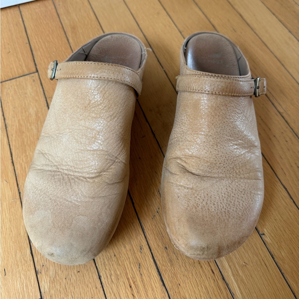 Dansko berry clogs, light tan, size 42.
